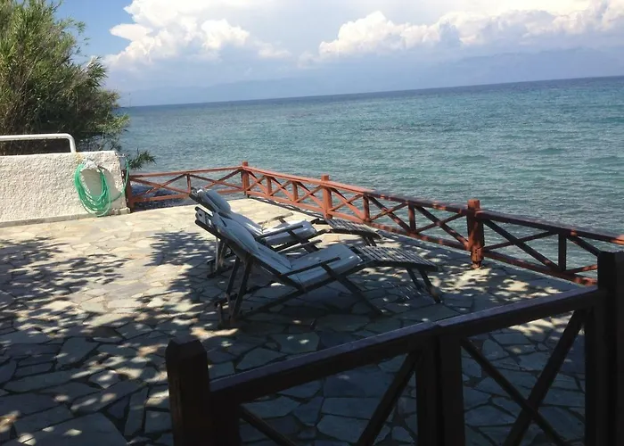 Nelly By The Sea * Nea Koroni