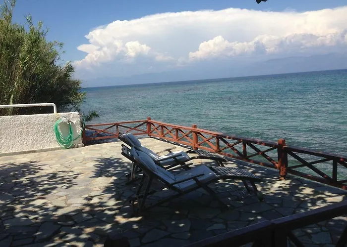 Nelly By The Sea *